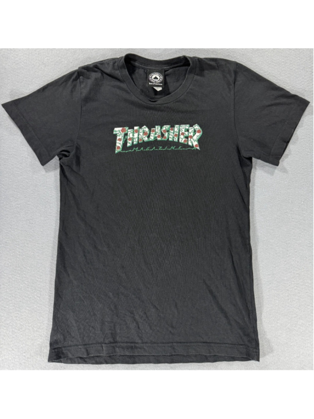 THRASHER Shirt Mens Small Black Skateboarding Magazine Roses Graphic Tee Skate
